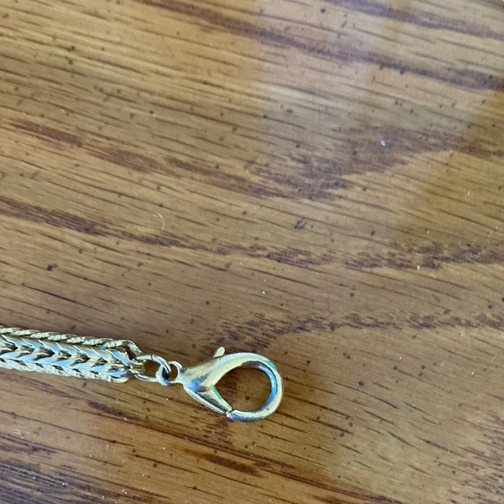 Chic Gold-Toned Women's Bracelet - Picture 3 of 4